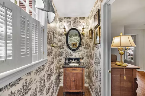 Bath - 2085 Cobblestone Ln, Reston, VA 20191 photo 1 of 8