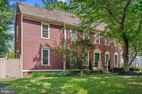 Exterior - 2085 Cobblestone Ln, Reston, VA 20191 photo 9 of 18