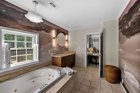 Bath - 2085 Cobblestone Ln, Reston, VA 20191 photo 3 of 8