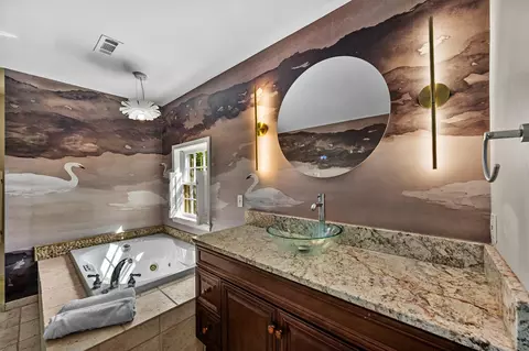 Bath - 2085 Cobblestone Ln, Reston, VA 20191 photo 2 of 8