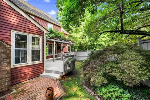 Exterior - 2085 Cobblestone Ln, Reston, VA 20191 photo 6 of 18