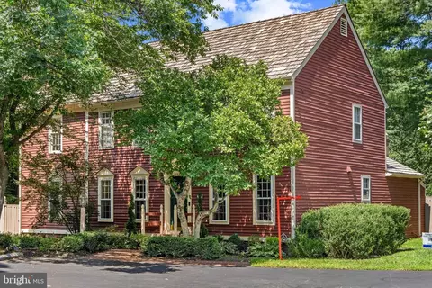 Exterior - 2085 Cobblestone Ln, Reston, VA 20191 photo 17 of 18