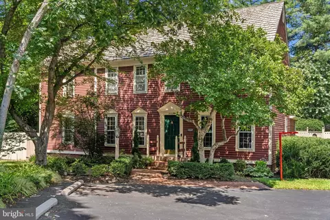 Exterior - 2085 Cobblestone Ln, Reston, VA 20191 photo 16 of 18