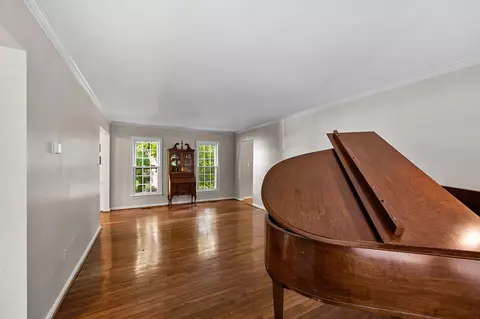 Living - 2085 Cobblestone Ln, Reston, VA 20191 photo 4 of 5