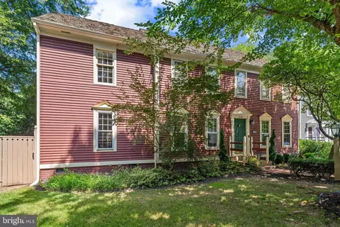Exterior - 2085 Cobblestone Ln, Reston, VA 20191 photo 11 of 18