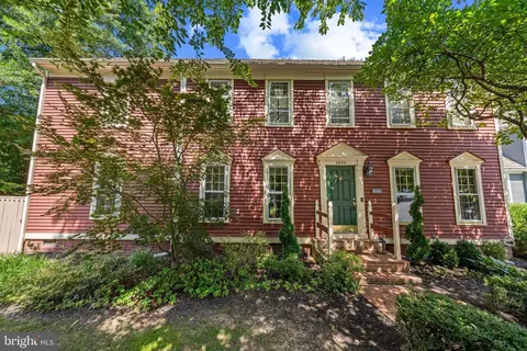 Exterior - 2085 Cobblestone Ln, Reston, VA 20191 photo 13 of 18