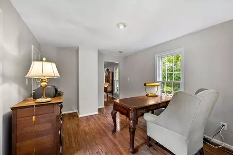Entry Way - 2085 Cobblestone Ln, Reston, VA 20191 photo 2 of 4