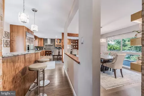Entry Way - 11211 Wedge Dr, Reston, VA 20190 photo 4 of 10
