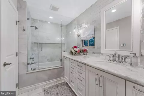 Bath - 11211 Wedge Dr, Reston, VA 20190 photo 6 of 7