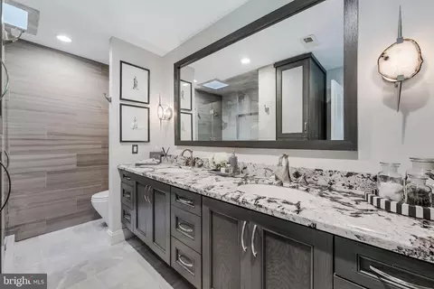 Bath - 11211 Wedge Dr, Reston, VA 20190 photo 2 of 7