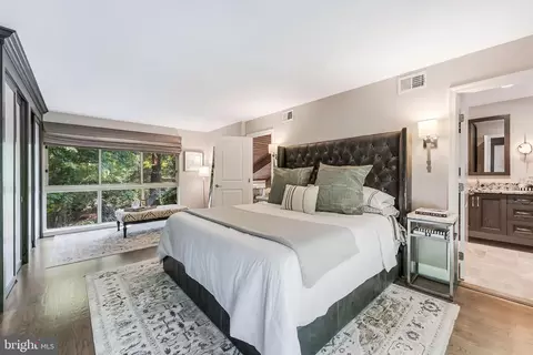 Bedroom - 11211 Wedge Dr, Reston, VA 20190 photo 4 of 7