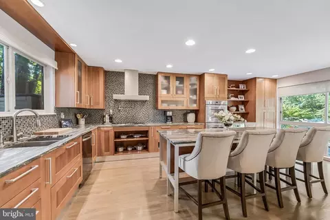 Kitchen - 11211 Wedge Dr, Reston, VA 20190 photo 2 of 10