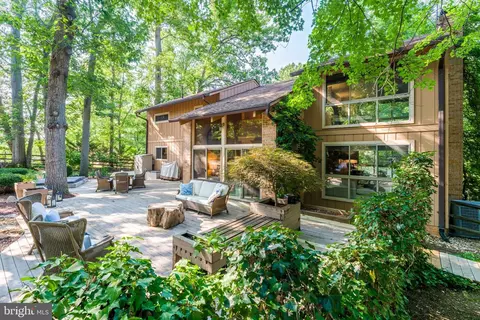 Exterior - 11211 Wedge Dr, Reston, VA 20190 photo 8 of 15