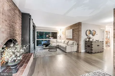Living - 11211 Wedge Dr, Reston, VA 20190 photo 3 of 3
