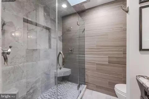 Bath - 11211 Wedge Dr, Reston, VA 20190 photo 3 of 7