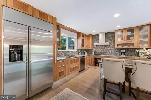 Kitchen - 11211 Wedge Dr, Reston, VA 20190 photo 6 of 10