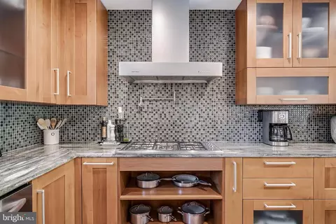 Kitchen - 11211 Wedge Dr, Reston, VA 20190 photo 5 of 10
