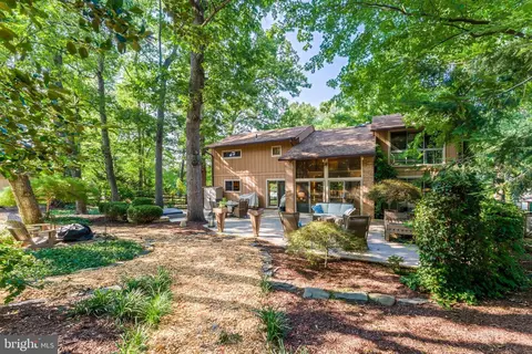 Exterior - 11211 Wedge Dr, Reston, VA 20190 photo 9 of 15