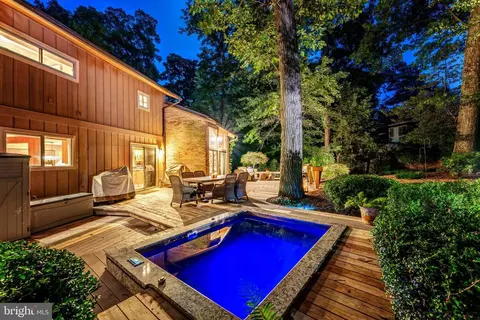 Exterior - 11211 Wedge Dr, Reston, VA 20190 photo 2 of 15