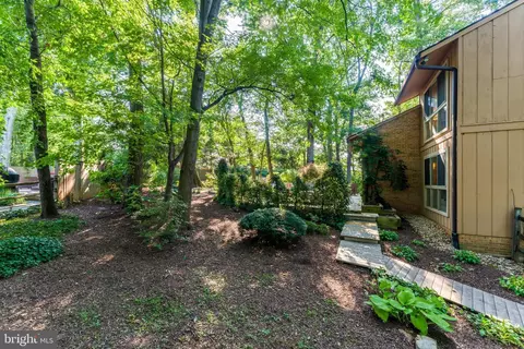 Exterior - 11211 Wedge Dr, Reston, VA 20190 photo 7 of 15