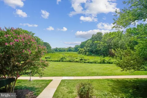 6631 Wakefield Dr #212, Alexandria, VA 22307
