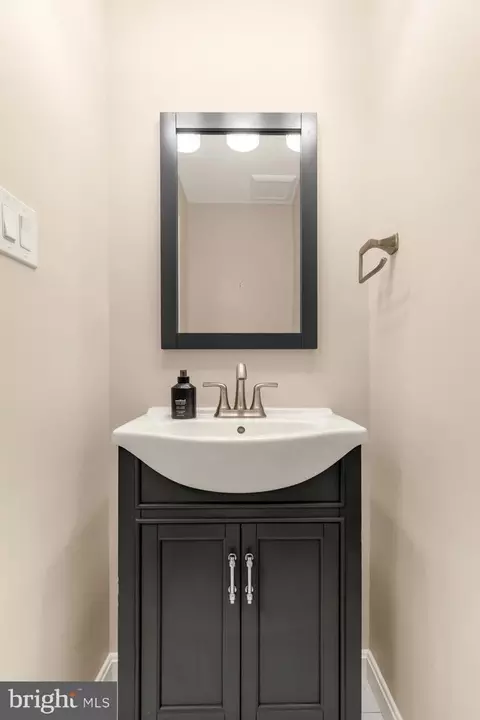Bath - 7357 Eldorado Ct, Mclean, VA 22102 photo 1 of 7