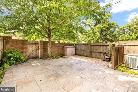 Exterior - 7357 Eldorado Ct, Mclean, VA 22102 photo 3 of 6