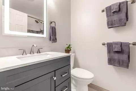 Bath - 7357 Eldorado Ct, Mclean, VA 22102 photo 4 of 7