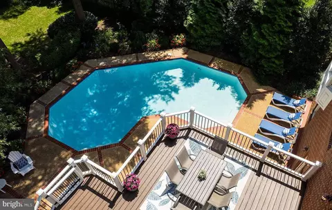 2755 Oakton Plantation Ln, Vienna, VA 22181