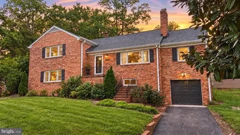3500 Woodside Rd, Alexandria, VA 22310
