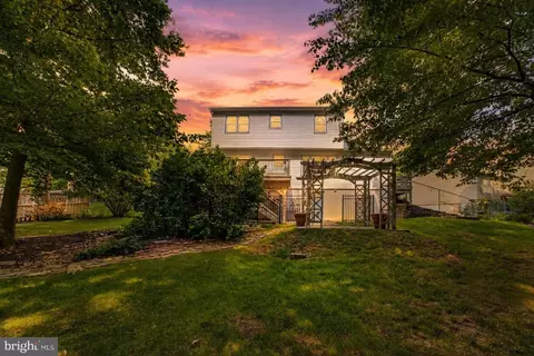 Exterior - 8109 Overton Ct, Springfield, VA 22153 photo 2 of 25