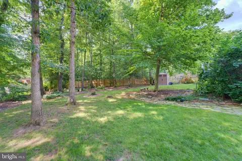 Exterior - 8109 Overton Ct, Springfield, VA 22153 photo 14 of 25