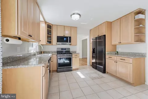 Kitchen - 8109 Overton Ct, Springfield, VA 22153 photo 3 of 3