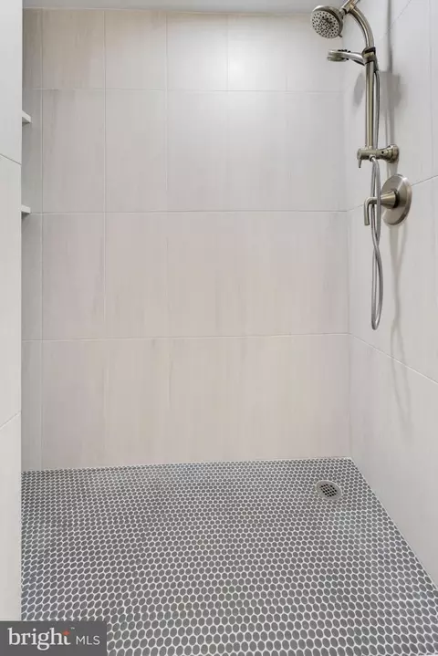 Bath - 8109 Overton Ct, Springfield, VA 22153 photo 6 of 6