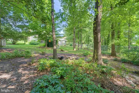 Exterior - 8109 Overton Ct, Springfield, VA 22153 photo 16 of 25