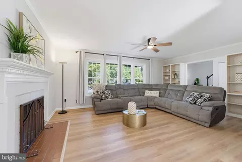 Living - 8109 Overton Ct, Springfield, VA 22153 photo 1 of 1