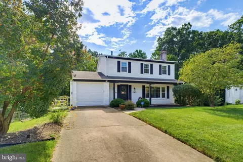 Exterior - 8109 Overton Ct, Springfield, VA 22153 photo 4 of 25