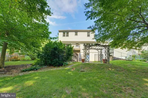 Exterior - 8109 Overton Ct, Springfield, VA 22153 photo 12 of 25