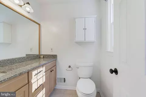 Bath - 8109 Overton Ct, Springfield, VA 22153 photo 4 of 6