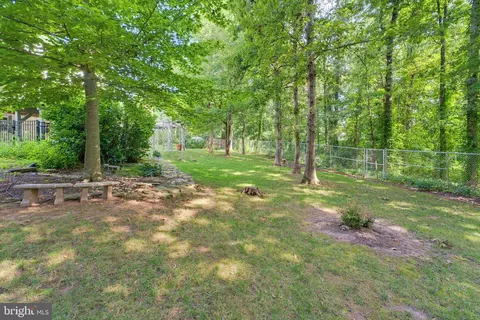 Exterior - 8109 Overton Ct, Springfield, VA 22153 photo 15 of 25