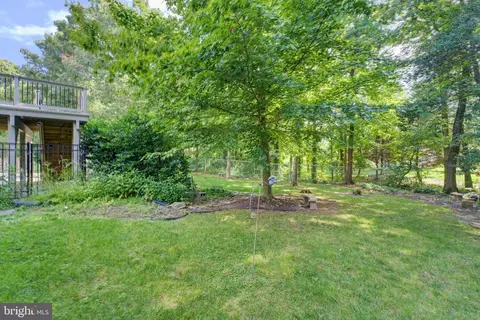 Exterior - 8109 Overton Ct, Springfield, VA 22153 photo 18 of 25