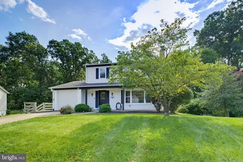 Exterior - 8109 Overton Ct, Springfield, VA 22153 photo 6 of 25
