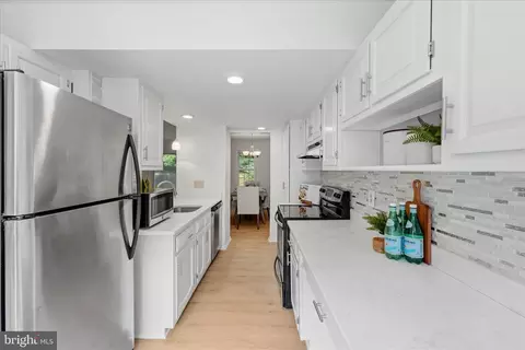 Kitchen - 8565 Tyrolean Way, Springfield, VA 22153 photo 3 of 5