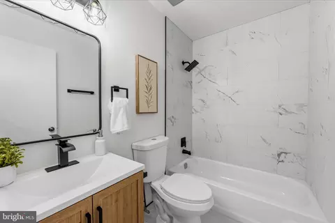Bath - 8565 Tyrolean Way, Springfield, VA 22153 photo 2 of 2