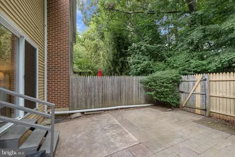 Exterior - 8565 Tyrolean Way, Springfield, VA 22153 photo 3 of 5