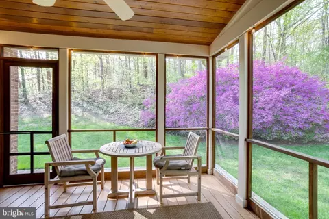 Exterior - 5836 Canvasback Rd, Burke, VA 22015 photo 9 of 21