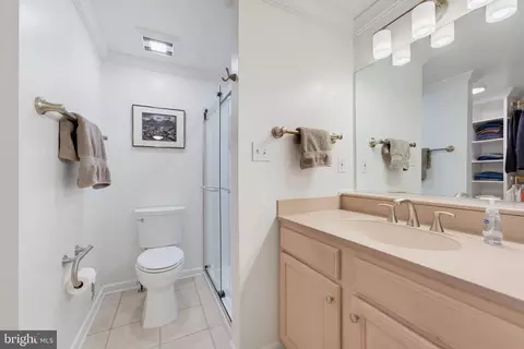 Bath - 5836 Canvasback Rd, Burke, VA 22015 photo 3 of 5
