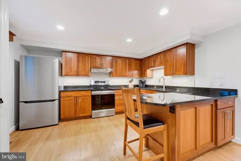 Kitchen - 5836 Canvasback Rd, Burke, VA 22015 photo 2 of 4