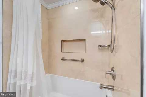 Bath - 5836 Canvasback Rd, Burke, VA 22015 photo 2 of 5