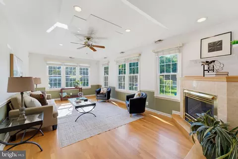 Living - 6900 Spur Rd, Springfield, VA 22153 photo 2 of 5